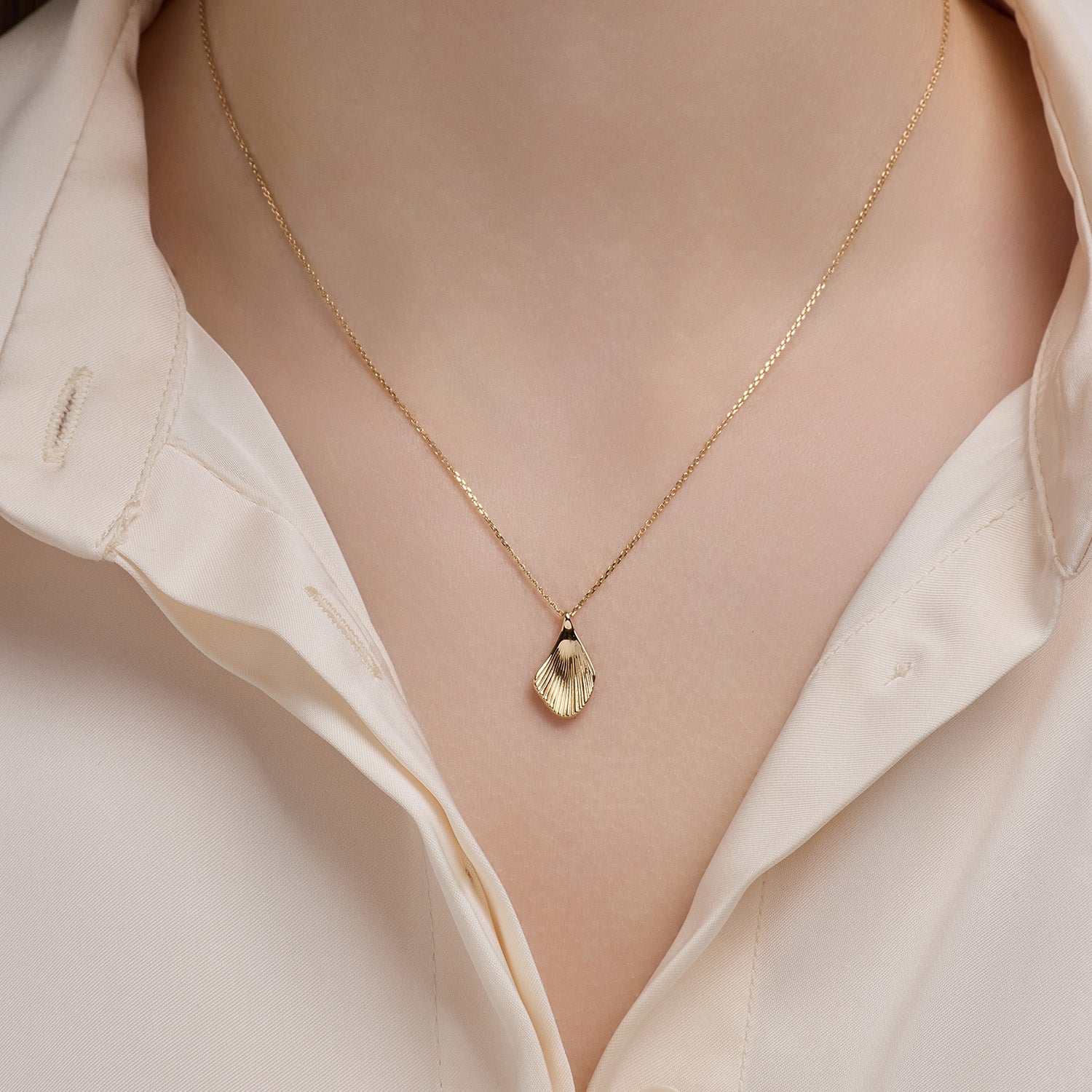 La D.D Gold Necklace - DIDIER DUBOT